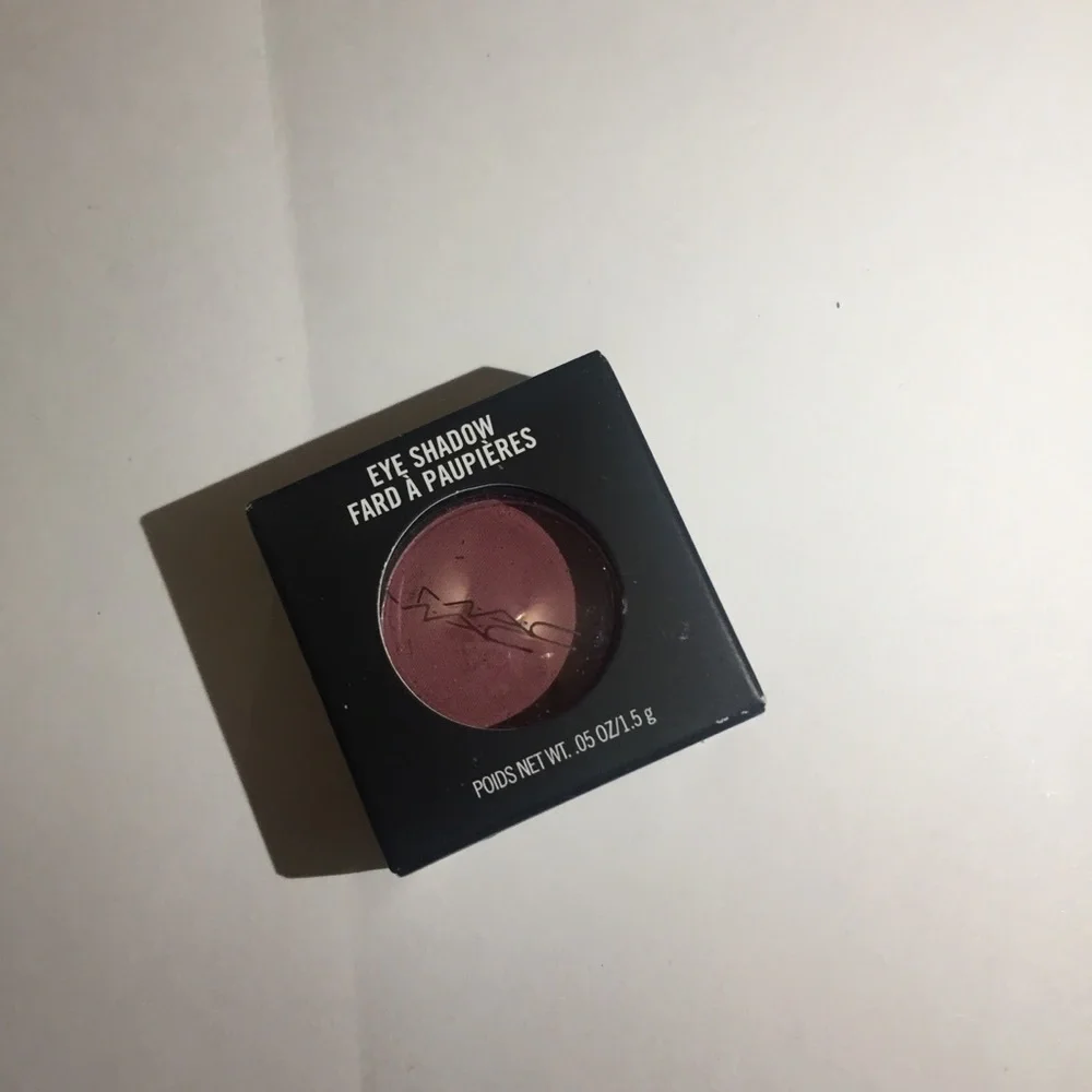 Mac eyeshadow
